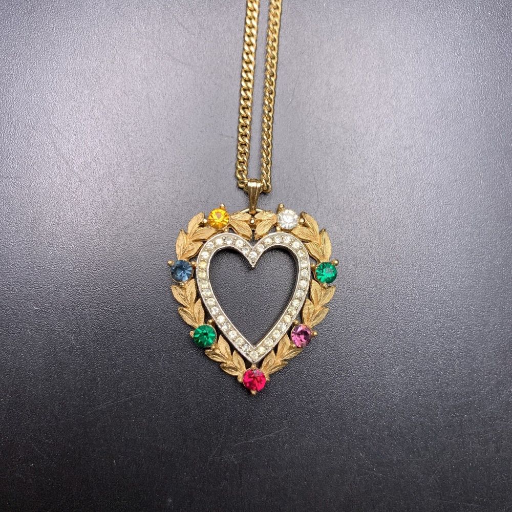 Crown Trifari Heart Pendant Necklace Gold Tone Multicolor Rhinestone Vintage - Picture 3 of 8